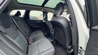 Volvo XC60 T6 AWD Plug-in Hybrid | 2022 | 67 000 km | - 10