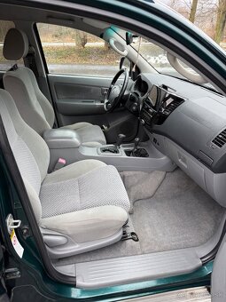 Toyota Hilux 3.0 - 10