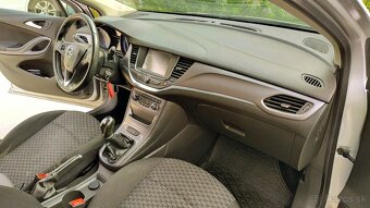 Opel Astra Sports Tourer - 10