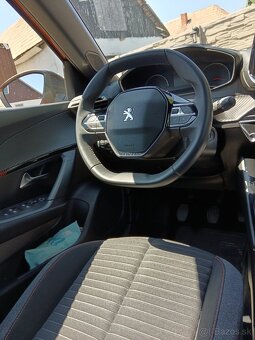 Peuqeot 2008 1.2 Pure Tech - 10