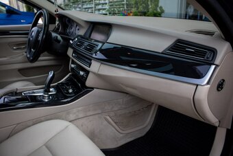 BMW 530d Touring xDrive 190kW AT/8 - 10