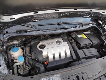 Volkswagen Touran 1.9 TDI- 77kw - - 10