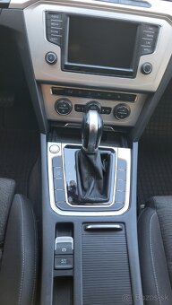 Volkswagen Passat Variant 2.0 TDI BMT Comfortline DSG - 10