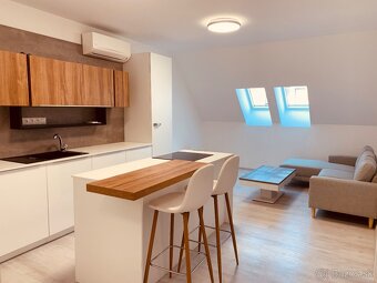 ++Luxusny 2i byt na pešej zóne vhodný aj na AirBnB++ - 10