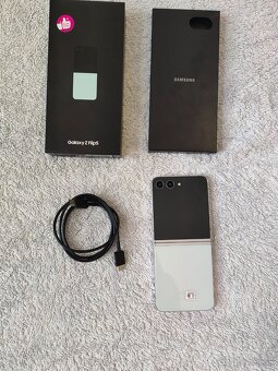 Samsung Galaxy Z Flip 5 512GB,8GB RAM - 10