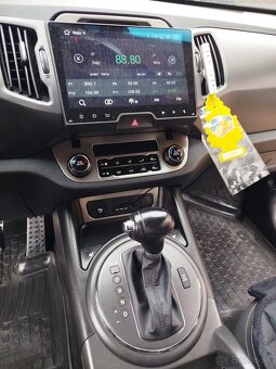 Kia Sportage 2,0 nafta 4x4 - 10