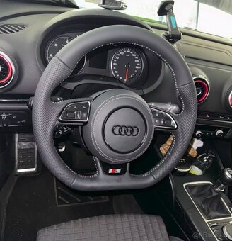 AUDI VOLANT kozeny zkoseny - perforovana koža - S logo - 10
