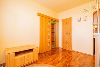 ZNÍŽENÉ  3 IZBOVÝ BYT -V CENTRE- S VÝHĽADOM NA NÁMESTIE - 10