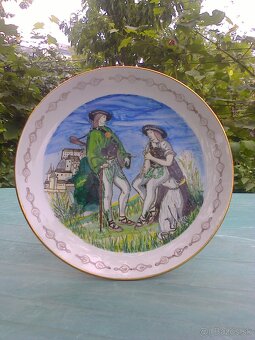 Dvere z masívu TV Philips, lampy, regál, stoličky. - 10