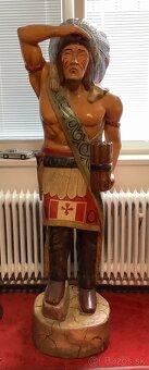 Stará dřevěná socha Indiána 180cm - 10