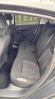 Peugeot 208 - 10