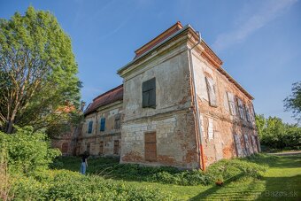 Predám stavebný pozemok 2001m2 v krásnej a tichej lokalite - 10