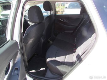 Hyundai i30 CW 1.6 CRDi Family - 10
