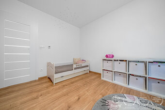 BOSEN | 4 izbový rodinný bungalov s bazénom - 10