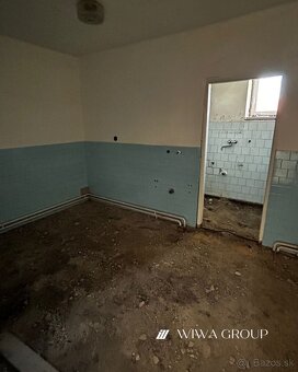 Na predaj starší rodinný dom s veľkým pozemkom v obci Imeľ - 10