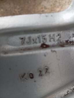 4x108 r15 Elektróny - 10