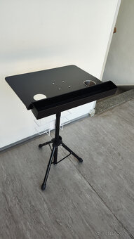 Tetovací stolík - tripod - 10