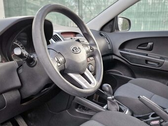 Kia Ceed 1.4 CVVT, 96000 km, 2011 - 10