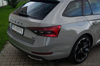 Škoda Superb Combi Sportline 4x4 DSG - 10