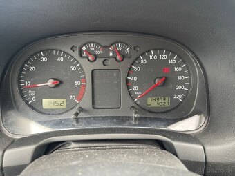 Volkswagen Golf 1.416v 55kw rok 2000 Edition - 10