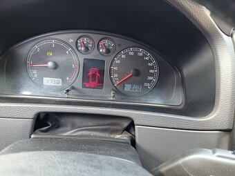 Predam VW Multivan 2.5 tdi 128 kw DSG - 10