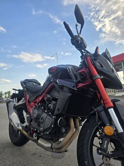 Honda hornet 750, rok 2024 - 10