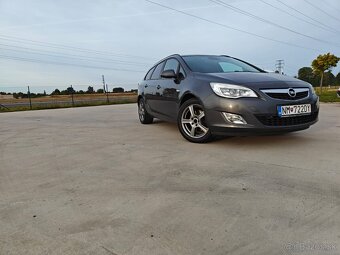 Opel Astra J 1.7 cdti - 10