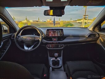 Hyundai i30 fastback 1.6 CRDi Style, Ako nové SR. Serv. Kniž - 10