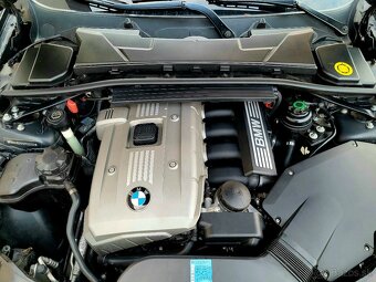 BMW 330i - 10