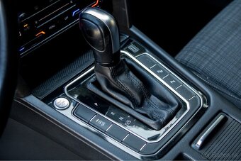 VW Passat Variant 2.0 TDI EVO - 10