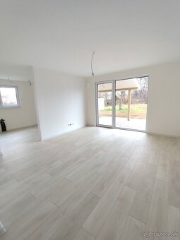 NA PREDAJ NOVOSTAVBA č. 3 V SĽAŽANOCH - 10