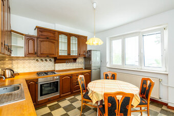 REZERVOVANÉ  Predaj RD sprostredkuje realitný maklér Patrik - 10