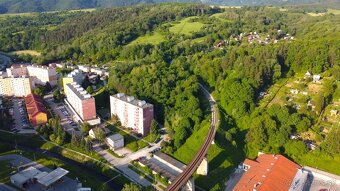 Handlová - 2.840 m2 pozemok na projekt - VÝSTAVBA DOMOV - 10