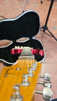 Fender '62 Japan Stratocaster - 10