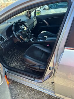 TOYOTA AVENSIS T27 FACELIFT - 10