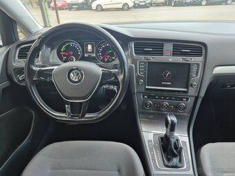 Volkswagen Golf e - 10