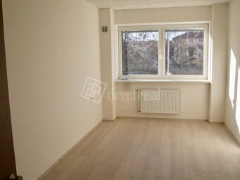 ADMINISTRATÍVNY ALEBO OBCHODNÝ PRIESTOR 16 m2 NA PRENÁ… - 10