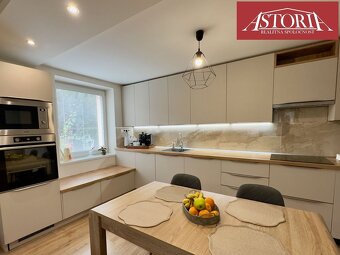 PREDAJ Rodinný dom s nádhernou rekonštrukciou - Podhradie - 10