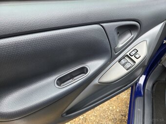 Toyota Yaris 1.0 benzin 50kW - 10