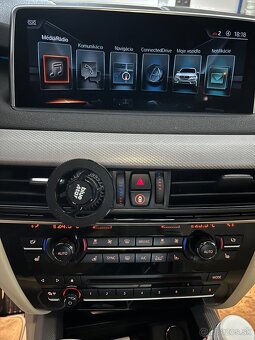7 miestna BMW X5, prvy majiteľ, garážované, veľmi zachované - 10