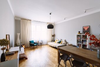 Elegantný byt na Žilinskej kde sa stretáva história a moder - 10
