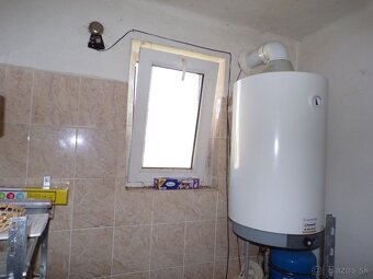 Na predaj rodinný dom so záhradou v obci Prašice - 10