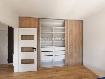 ZARIADENÝ a ihneď voľný - 2 i byt s balkónom - 10