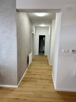 PREDAJ: 3 IZBOVÝ ZARIADENÝ BYT, NOVOSTAVBA - DUNAJSKÁ STREA, - 10