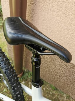 Horsky bicykel celoodpruzeny carbon ram L pneu 29 - 10