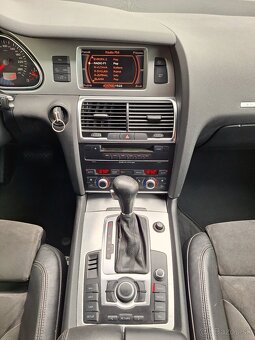 Audi Q7 3.0 TDI S-Line Quattro 7 míst - 10