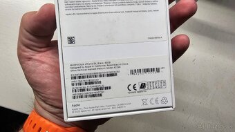 Apple iPhone SE 2020 64GB tmavý - 10
