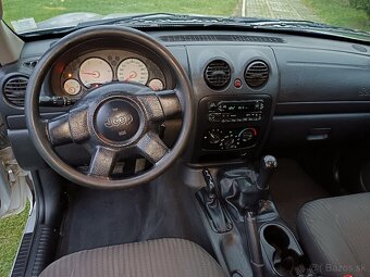Jeep cherokee kj 2,5 105kw 5st manuál 4x4 - 10