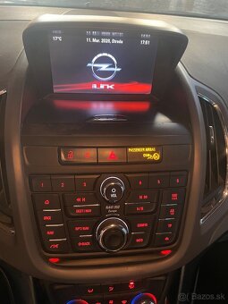 Opel Zafira Tourer - 10