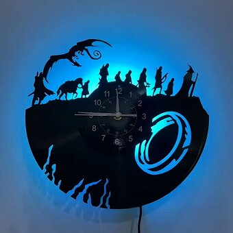 Nastenne hodiny Avengers / Pan Prstenov/ Minnie mouse - 10